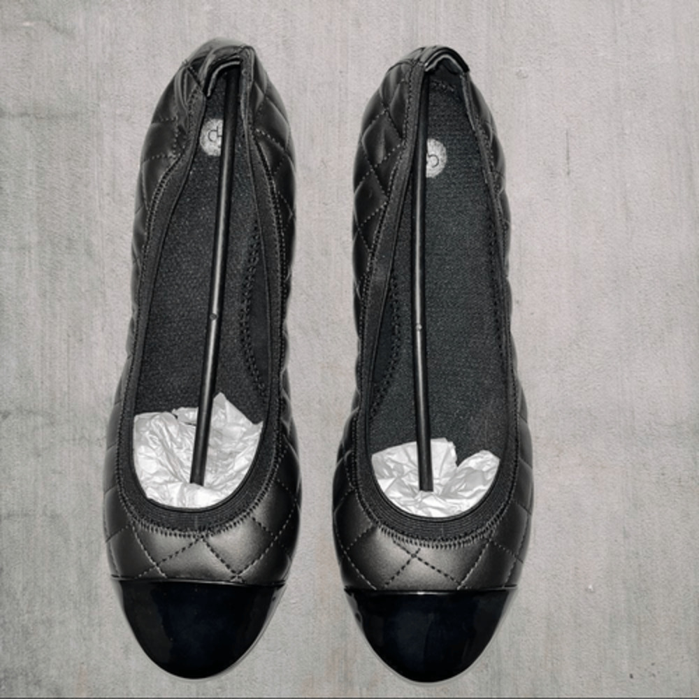 Dress Barn Black Ballerina Quilted Flats with Patent Toe Size 8